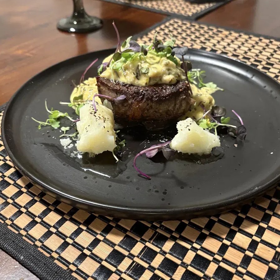 Filet medallion with béarnaise