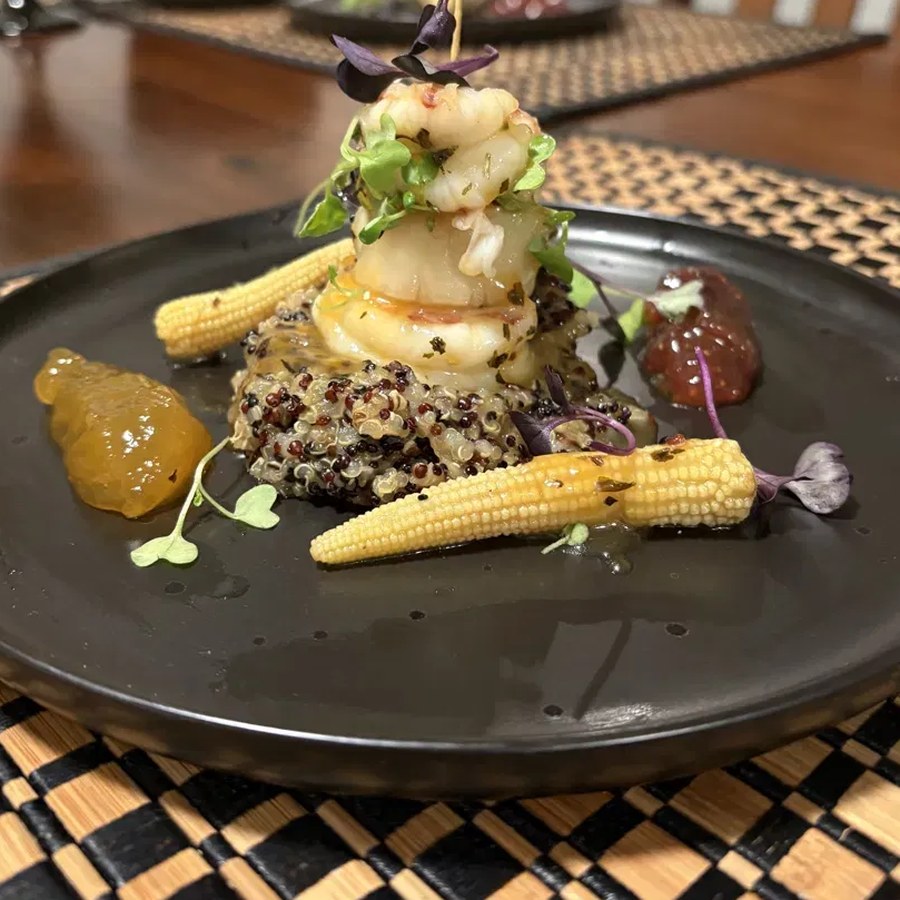 Shrimp with quinoa and baby corn